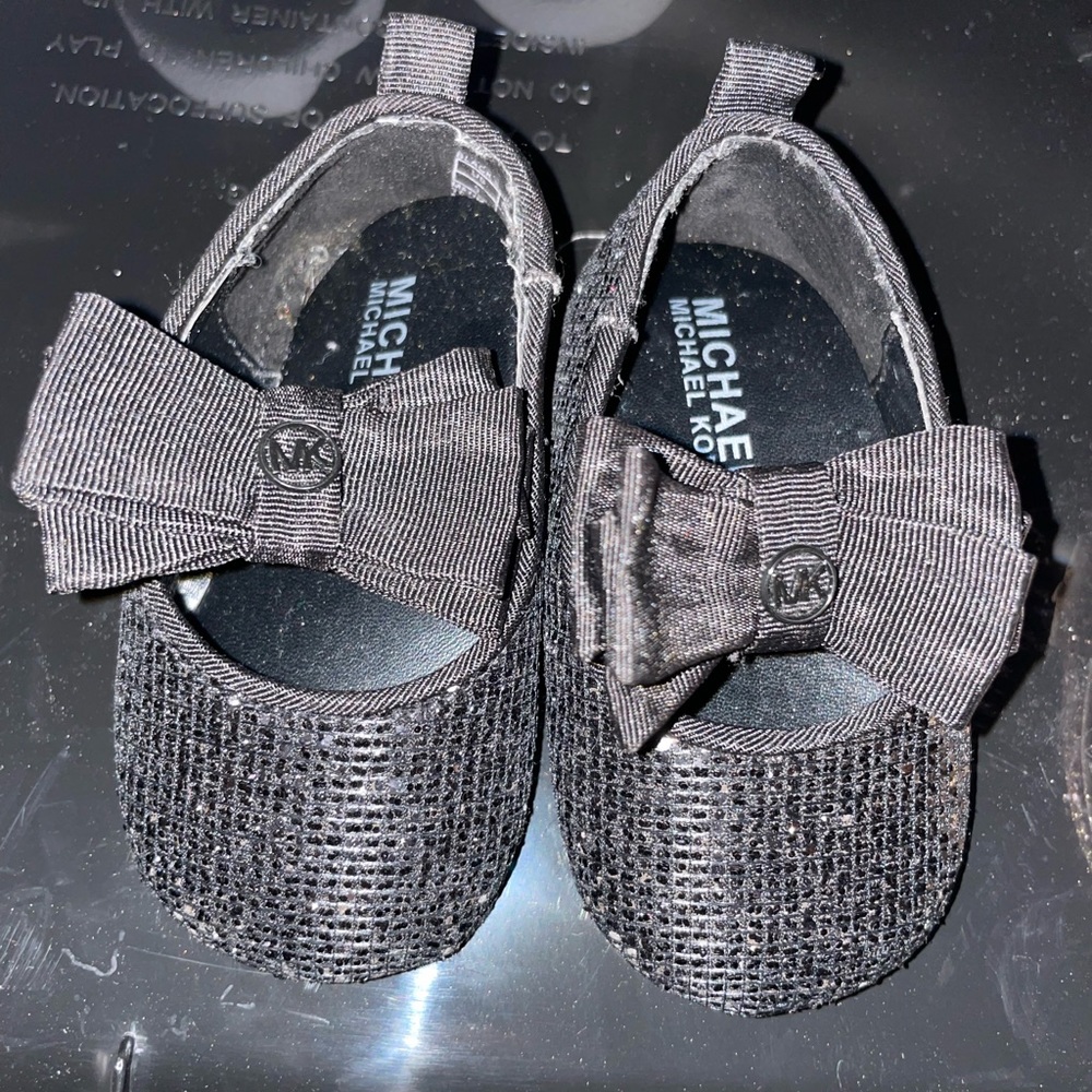 Micheal Kors ballet shoe size 4
